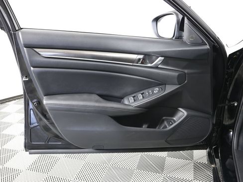 Used 2019 Honda Accord Sport image 12