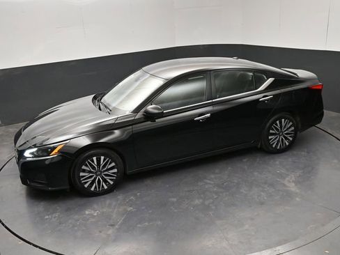 Used 2024 Nissan Altima 2.5 SV image 24