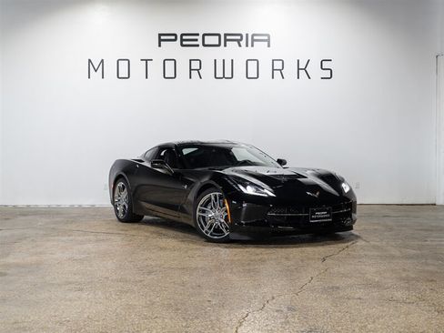 Used 2019 Chevrolet Corvette Stingray Coupe w/ 1LT RWD image 1