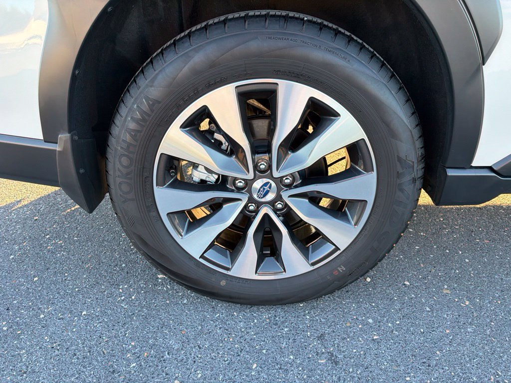 Certified 2025 Subaru Outback Limited AWD/4WD image 11