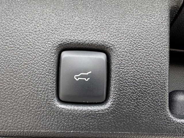 Used 2024 Ford Escape ST-Line w/ Tech Pack #1 AWD/4WD image 13