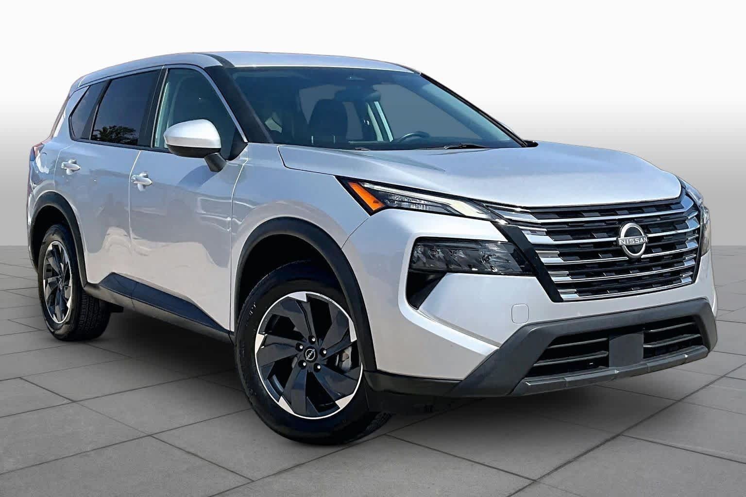 Used 2024 Nissan Rogue SV FWD image 3