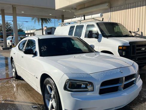 Used 2010 Dodge Charger SXT RWD image 2