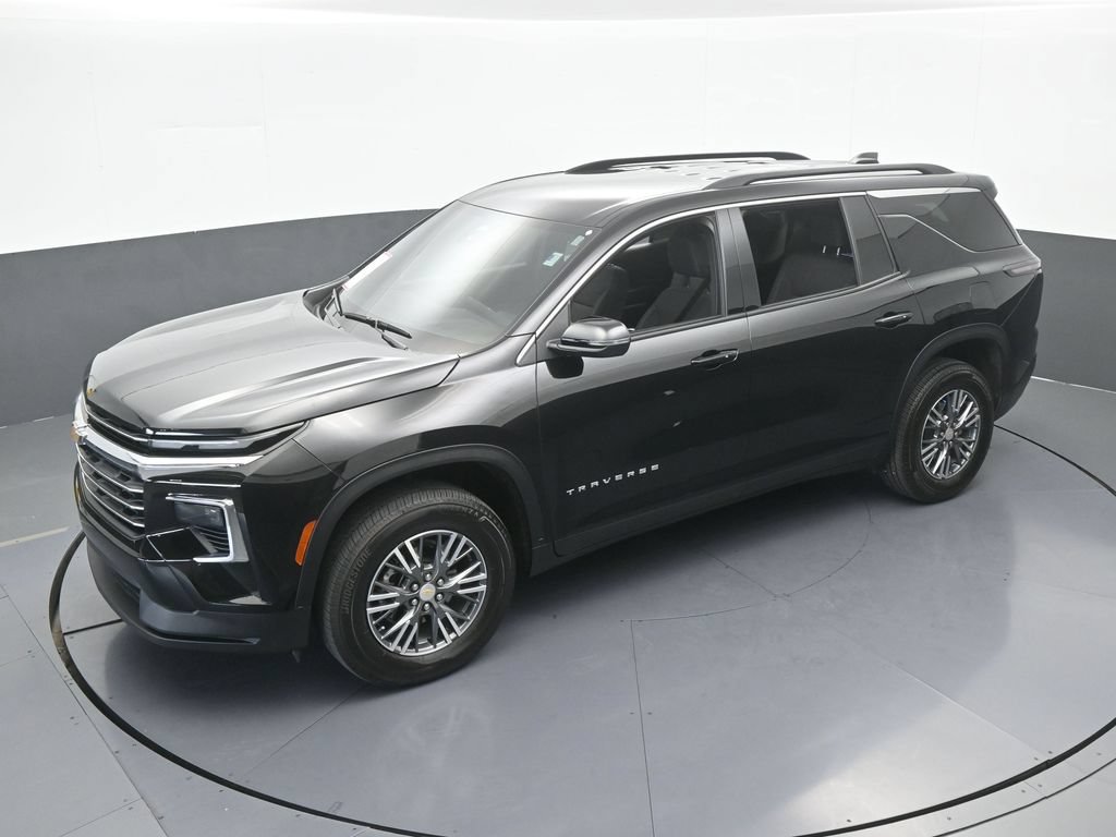 Used 2026 Chevrolet Traverse LT FWD image 46