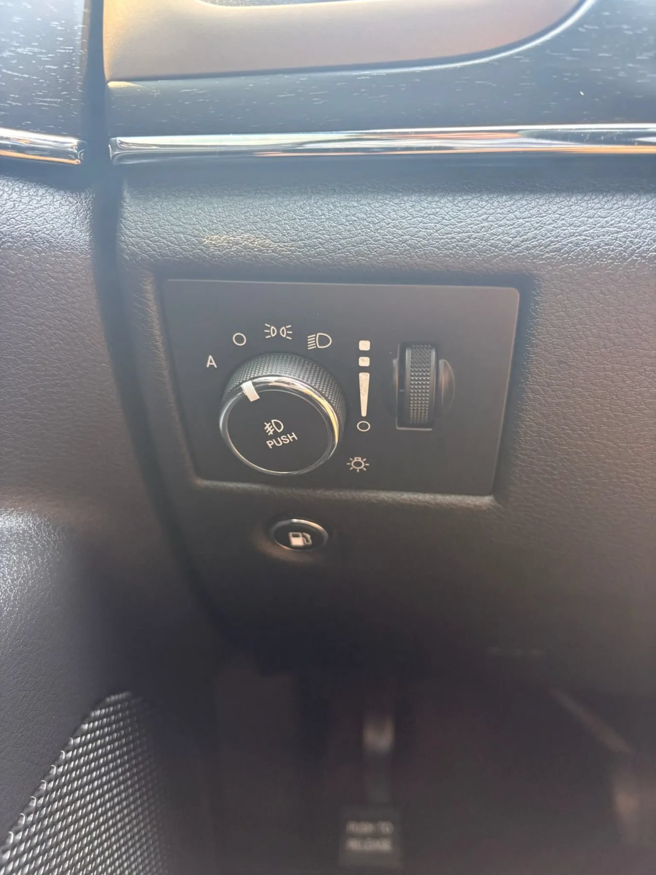 Used 2015 Jeep Grand Cherokee Limited AWD/4WD image 14