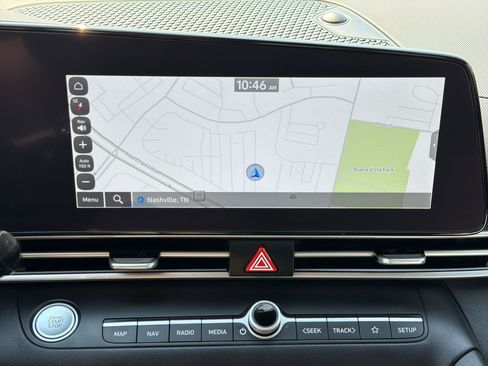 Used 2025 Hyundai Elantra SEL image 23