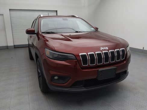 Used 2019 Jeep Cherokee Latitude Plus w/ Cold Weather Group AWD/4WD image 14