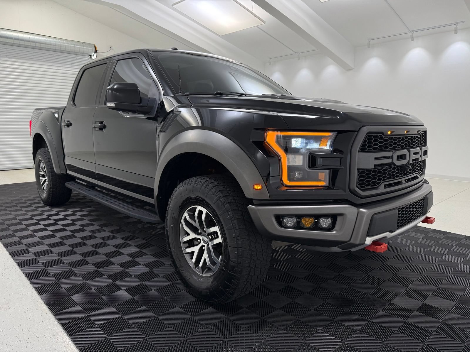 Used 2018 Ford F150 Raptor w/ Equipment Group 802A Luxury AWD/4WD image 1