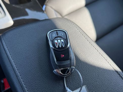 Used 2025 Buick Envista Sport Touring image 22
