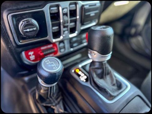 Certified 2025 Jeep Wrangler Unlimited Rubicon image 23