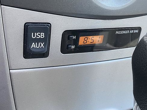 Used 2011 Toyota Corolla LE FWD image 18