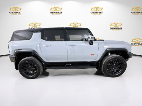 Used 2024 GMC Hummer EV 2X w/ LPO, Illumination Package AWD/4WD image 9