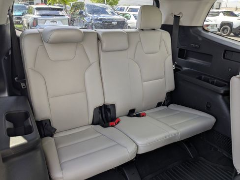 Used 2023 Kia Telluride S AWD/4WD image 28
