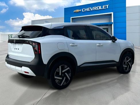 Used 2025 Nissan Kicks SV FWD image 5