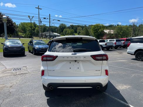 Certified 2024 Ford Escape ST-Line w/ Tech Pack #1 AWD/4WD image 6