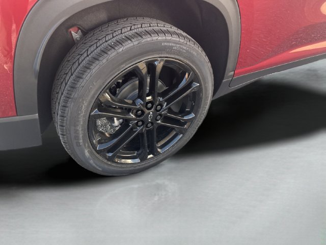 New 2027 Chevrolet Traverse LT w/ Driver Confidence Package FWD image 5