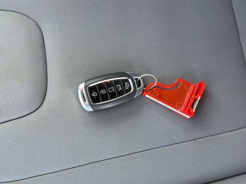 Used 2023 Hyundai Elantra SEL image 29