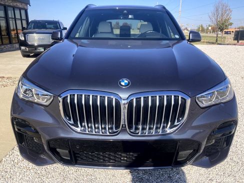 Used 2022 BMW X5 xDrive40i w/ M Sport Package AWD/4WD image 3