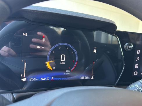 Used 2025 Chevrolet TrailBlazer LT w/ Driver Confidence Package image 20