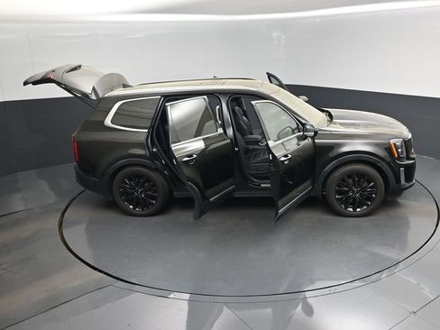 Used 2022 Kia Telluride SX w/ Towing Package image 18