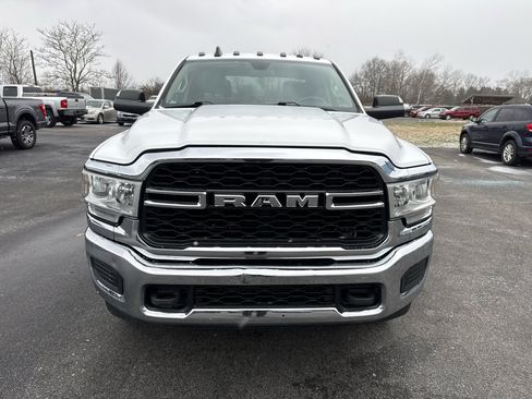 Used 2019 RAM 3500 Tradesman w/ Chrome Appearance Group image 9