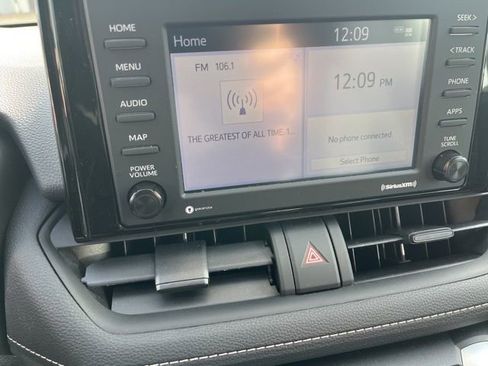 Used 2021 Toyota RAV4 XLE image 18