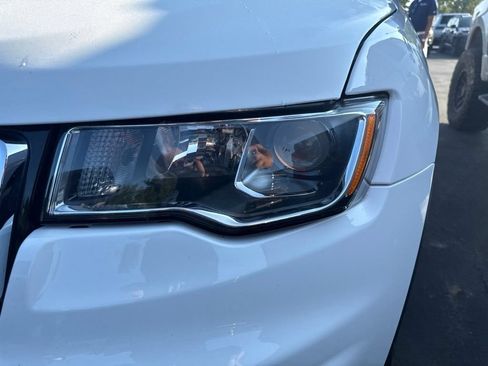 Used 2017 Jeep Grand Cherokee Limited AWD/4WD image 8