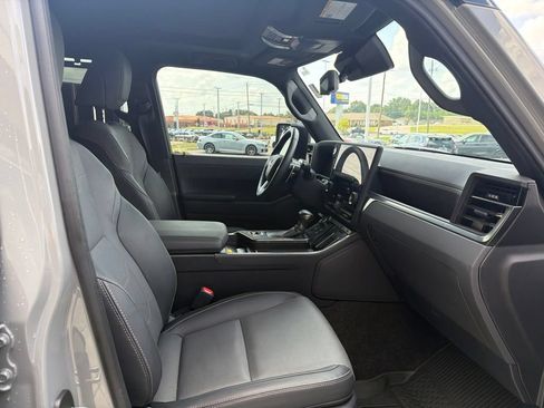 Used 2025 Lexus GX 550 w/ Accessory Package (2T) AWD/4WD image 25