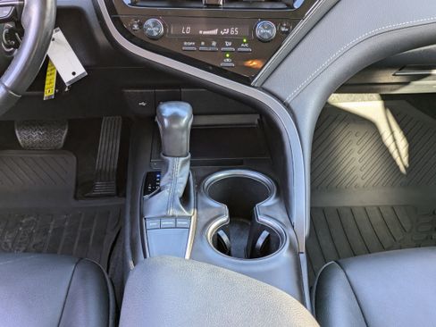 Used 2023 Toyota Camry SE FWD image 21