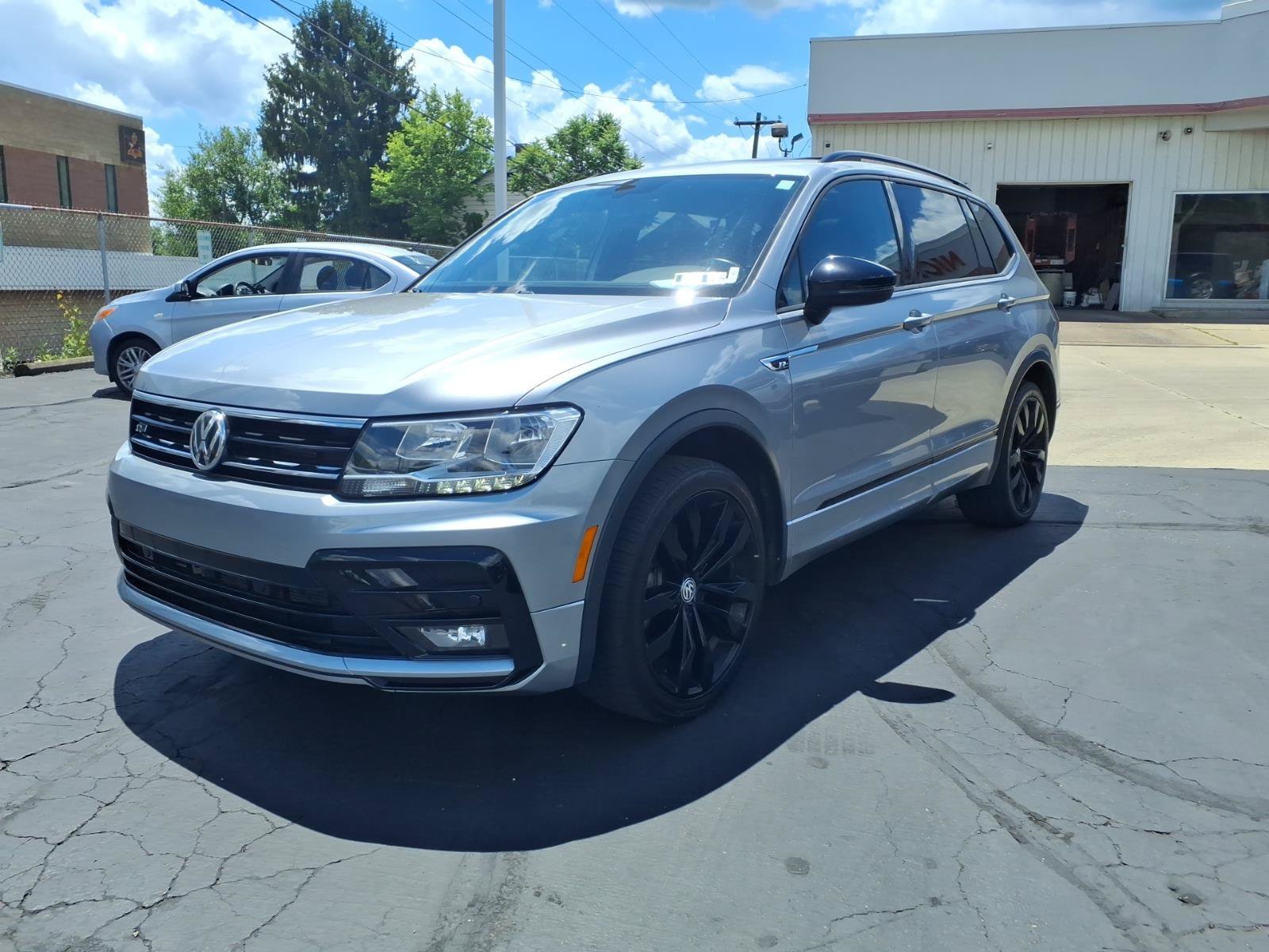 Used 2021 Volkswagen Tiguan SE R-Line AWD/4WD image 1