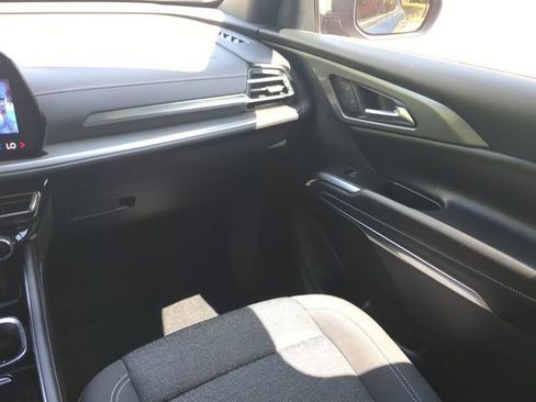 Used 2024 Chevrolet Traverse LT AWD/4WD image 16