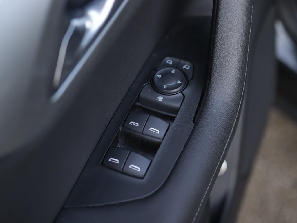 Used 2020 Chevrolet Blazer LT FWD image 24