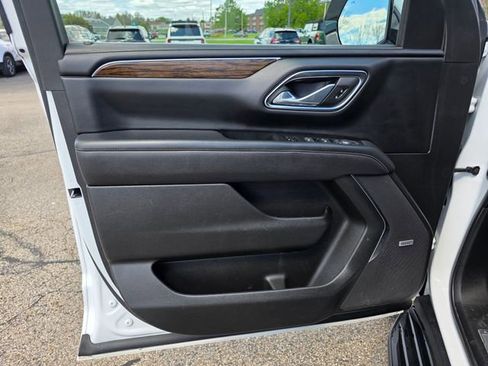 Used 2023 Chevrolet Suburban Premier AWD/4WD image 24