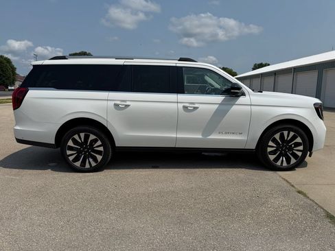 Used 2025 Ford Expedition Max Platinum w/ Driver's Package AWD/4WD image 4