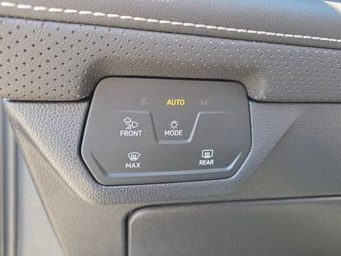 New 2026 Volkswagen Atlas SE FWD image 27