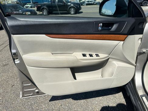 Used 2014 Subaru Outback 2.5i Limited image 14