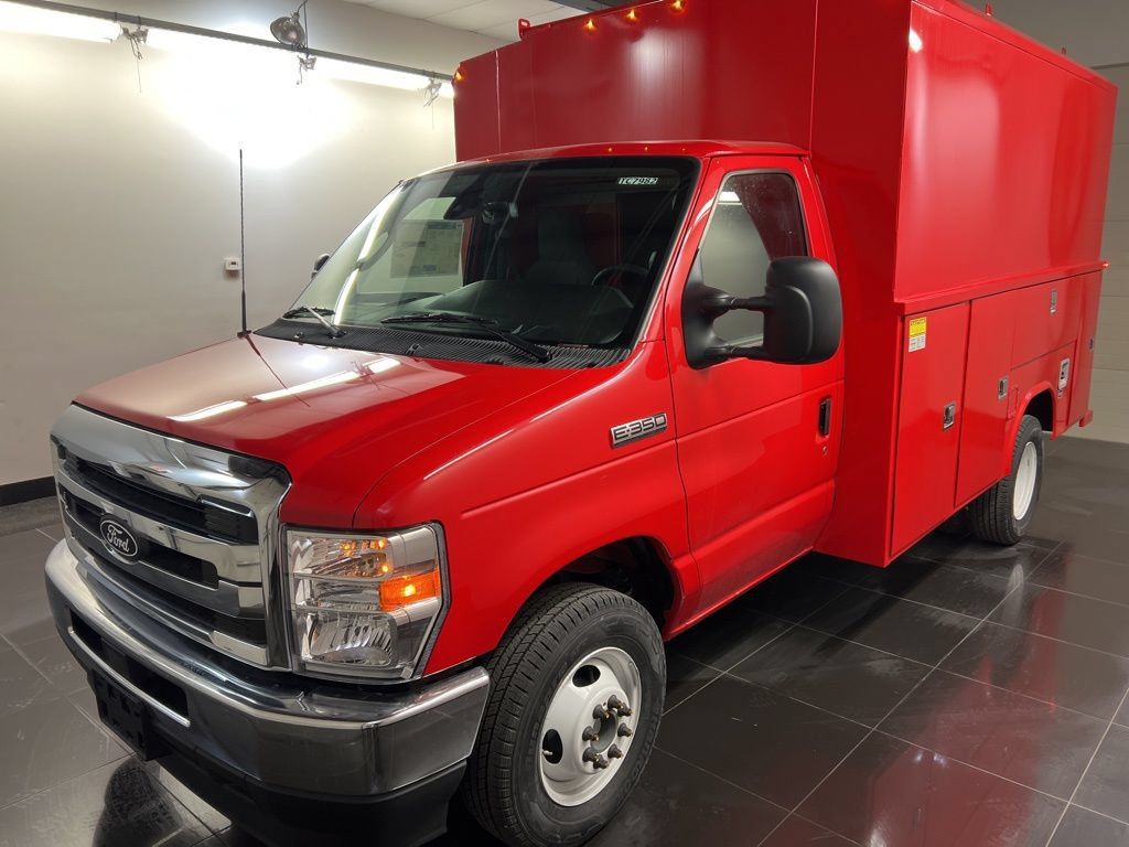 New 2026 Ford E-350 and Econoline 350 Super Duty w/ Power Equipment Group RWD image 3