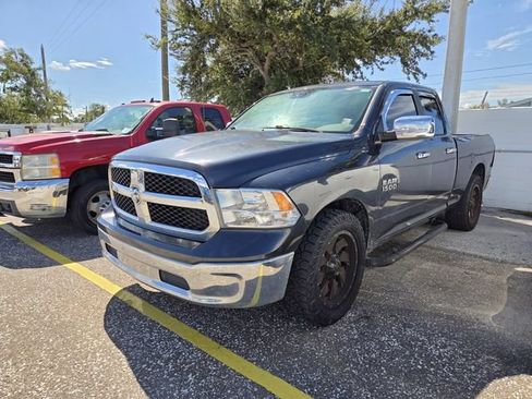 Used 2017 RAM 1500 Classic SLT RWD image 3