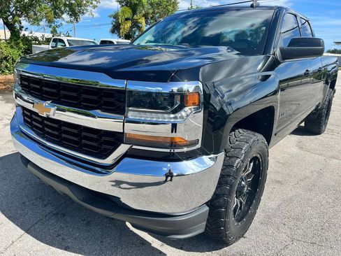 Used 2018 Chevrolet Silverado 1500 LT image 3