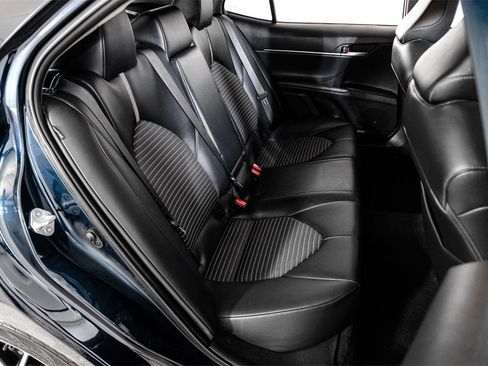 Used 2021 Toyota Camry SE image 33