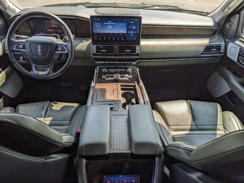 Used 2024 Lincoln Navigator Black Label AWD/4WD image 14
