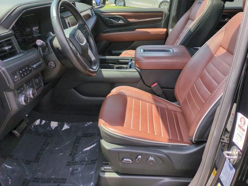 Used 2023 GMC Yukon Denali Ultimate AWD/4WD image 16