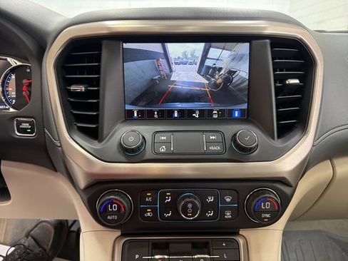 Certified 2021 GMC Acadia Denali w/ Denali Ultimate Package AWD/4WD image 17