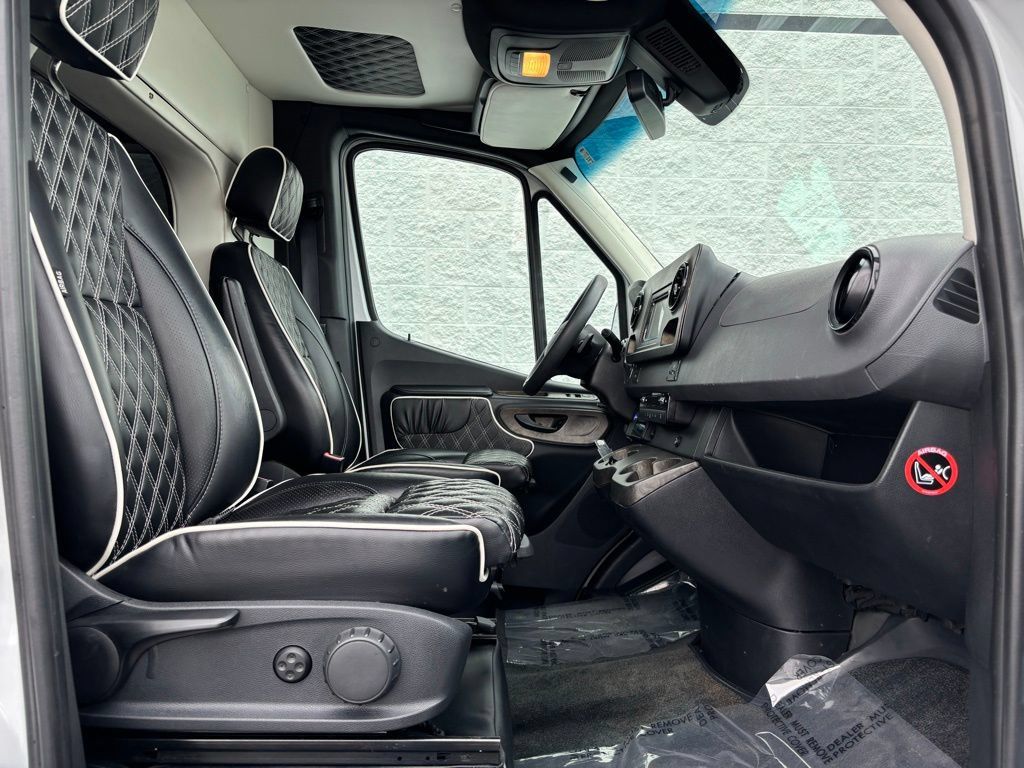 Used 2019 Mercedes-Benz Sprinter 170 w/ Driver Convenience Package image 25