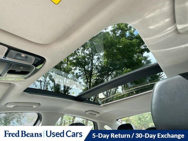 Used 2022 Hyundai Sonata Limited w/ Preferred Accessory Package FWD image 30