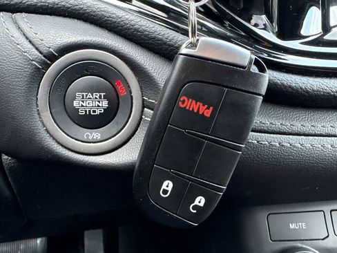 Used 2024 Dodge Durango SXT AWD/4WD image 36