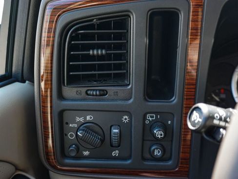 Used 2003 Cadillac Escalade AWD image 19