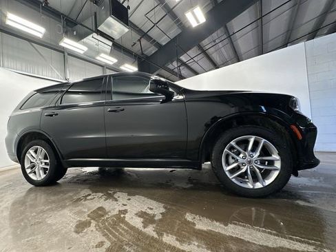 Used 2023 Dodge Durango GT image 3