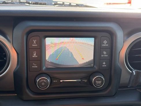 Used 2021 Jeep Wrangler Sport image 17