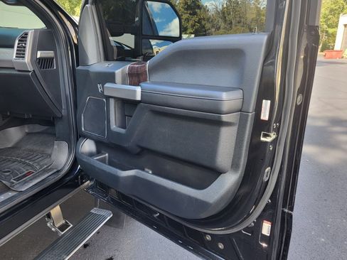 Used 2017 Ford F450 Platinum w/ Platinum Ultimate Package image 17